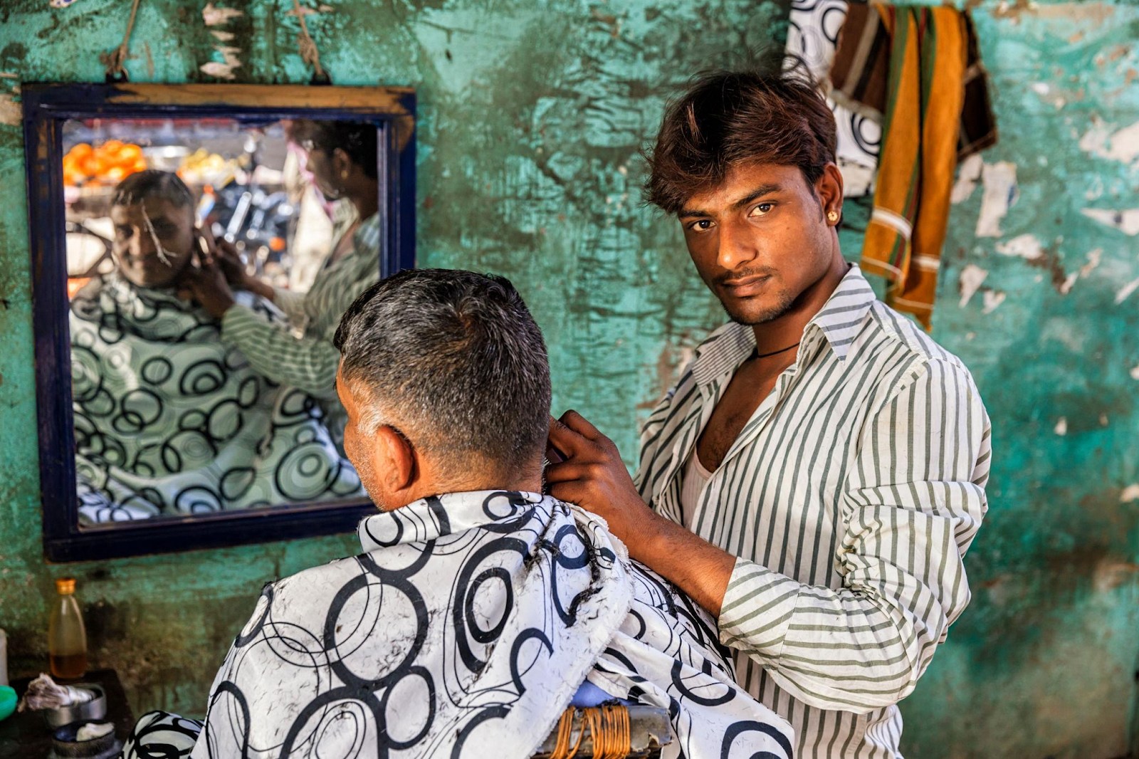 How Salons and Hair Shops Can Get More Customers Using a Digital Catalog